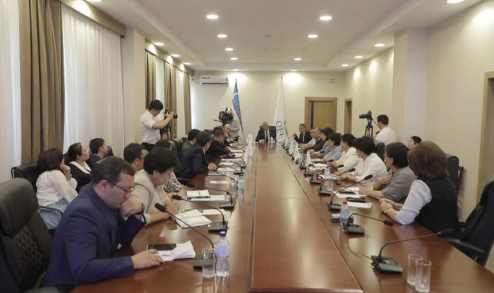 Chiqindi xizmatlarida joriy etilgan zamonaviy tartib parlamentda muhokama qilindi
