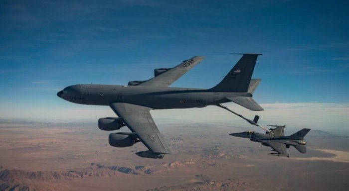 Ироқ осмонида АҚШнинг ёнилғи қуювчи самолёти қулаб тушди