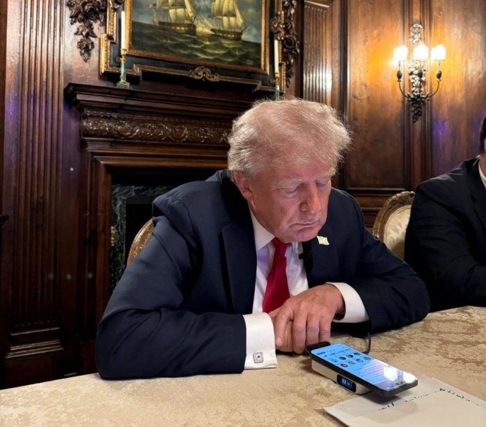 Tramp AQShda iPhone ishlab chiqarishni talab qildi