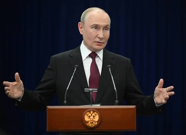 Vladimir Putin Kiyevga zarbalarni 3 kunga to‘xtatishni buyurdi