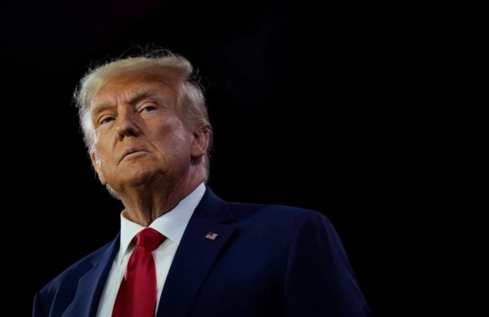 Трамп АҚШ Эрон билан савдо қиладиган барча мамлакатлар учун 25 фоизлик божлар жорий этишини эълон қилди