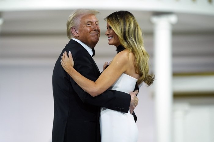 Трамп рафиқасининг вазифаларини бажаришга мажбур