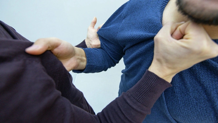 Қашқадарёда ҳайдовчилар йўл талашиб муштлашди Қашқадарёда ҳайдовчилар йўл талашиб муштлашди