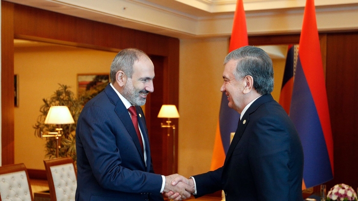 Shavkat Mirziyoyev Nikol Pashinyan bilan telefon orqali muloqot qildi