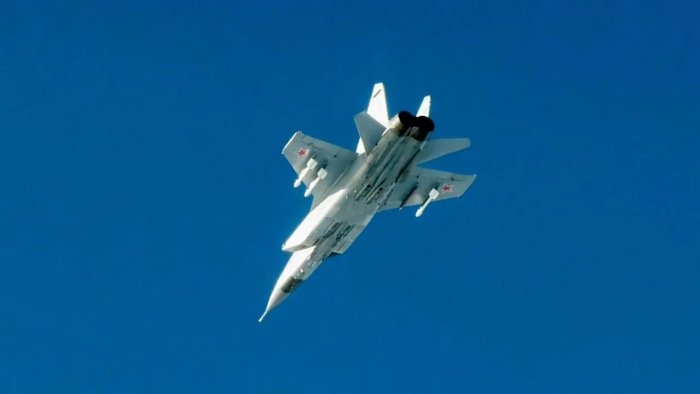 Nega NATO samolyotlari Rossiya qiravchilarini urib tushirmadi?