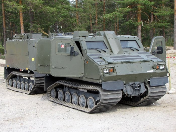 Нидерландия Украинага 28 та "Viking Bandvagn" С10 автомобилини юборади