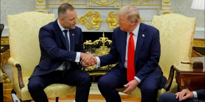 Трамп АҚШ қўшинларини Полшадан олиб чиқмасликка ваъда берди