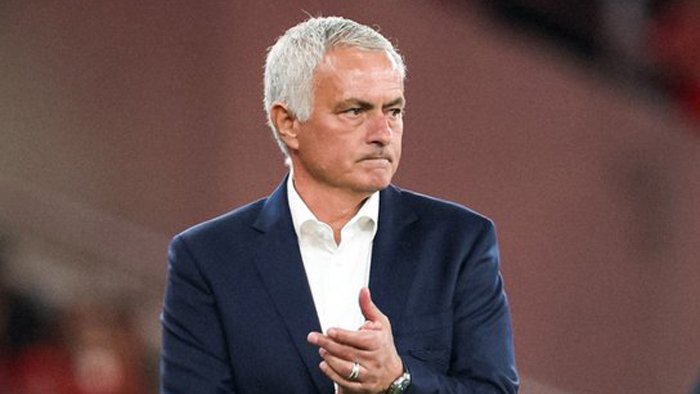 «Benfika» Mourinyoning shartnomasini «Real»ga sotganini e’lon qildi