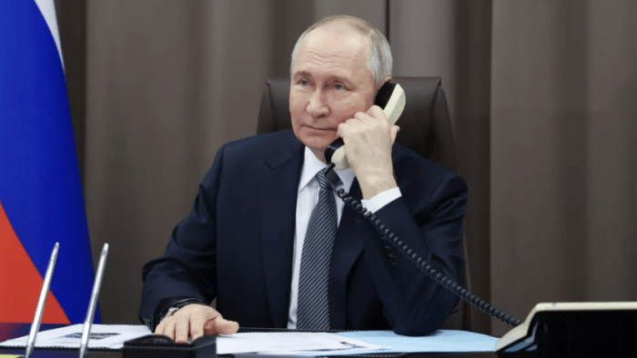 Путин дипломатик ғалабага эришдими? Трамп тинчлик музокарасида орқага чекинди