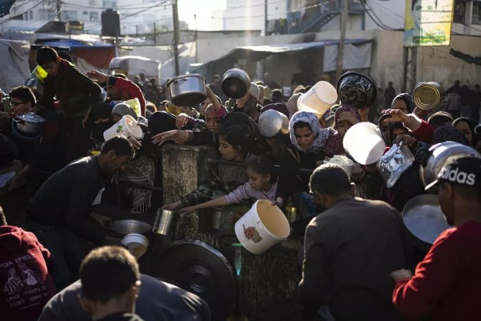 Нетаньяху Жаҳон озиқ-овқат дастури раҳбари билан Ғазога ёрдам етказиш бўйича саъй-ҳаракатларни икки баравар оширишга келишиб олди