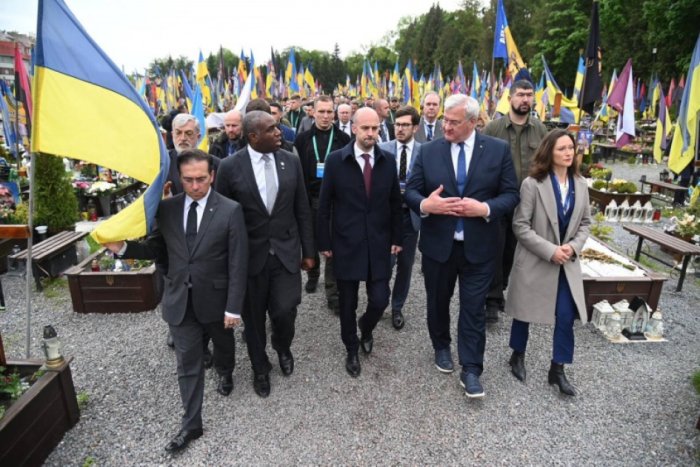 Lvov bugun Yevropa markaziga aylandi! 35 davlat va YEI diplomatlari nimani muhokama qilmoqda?