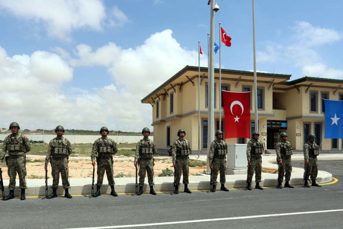Turkiya o‘z qurolli kuchlarini ikki yil davomida Somaliga joylashtirishni taklif qildi