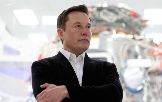 SpaceX компаниясининг собиқ ходимлари Илон Маскни судга берди