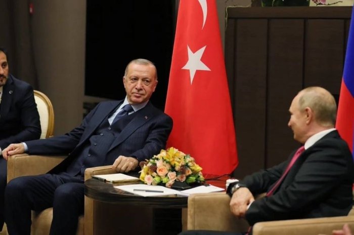 Erdog‘an va Putin telefon orqali muloqot qildi. 
