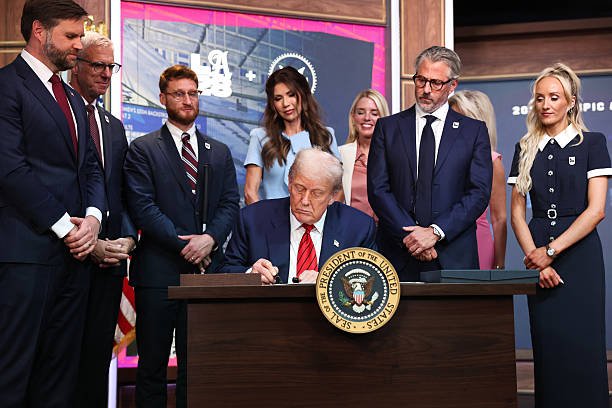 Трамп: "АҚШ Россиянинг Украина бўйича қадамларидан норози бўлса, чора кўради"