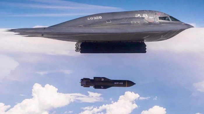 АҚШнинг B-2 бомбардимончилари ҳавога кўтарилди