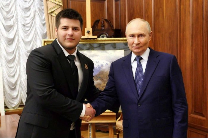 Москвада Владимир Путин ва Чеченистон раҳбарининг ўғли Адам Қодиров ўртасида норасмий учрашув бўлиб ўтди