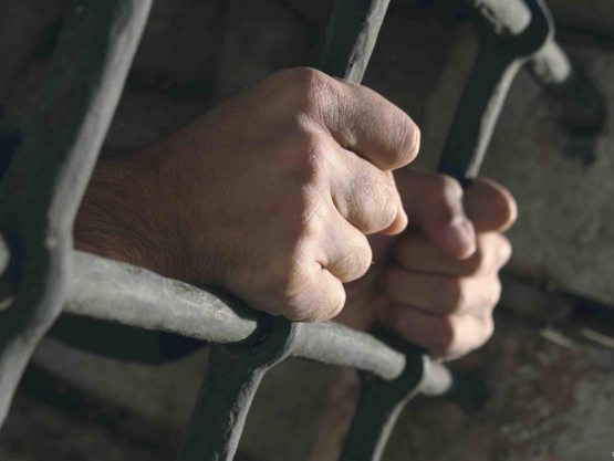 Самарқандда хотинини бегона билан кўриб қолган эркак уни ўлдириб, ўз ҳовлисига кўмган