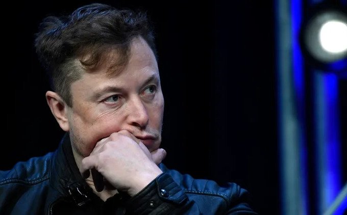 Tesla ходимлари Илон Маскдан компаниядан кетишни сўради