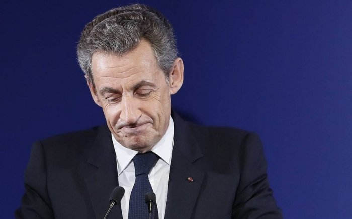 Саркози: Макроннинг Франция парламентини тарқатиб юбориши хавфли ҳаракатдир