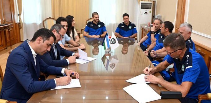 Manba: Katanes yordamchilari O‘FAdan 350 ming AQSh dollari undirib olmoqchi
