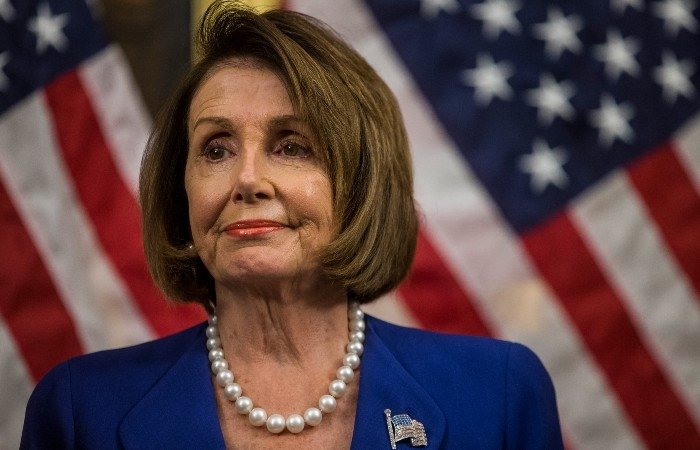 Трамп Пелосининг сиёсатдан кетишига муносабат билдирди: "У ёвуз эди, бу АҚШ учун катта воқеа"