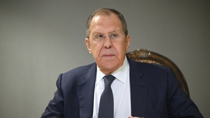 Лавров: "АҚШ Украинадаги можарога барҳам бермоқчи, бироқ Европа уруш давом этишини талаб қилмоқда"