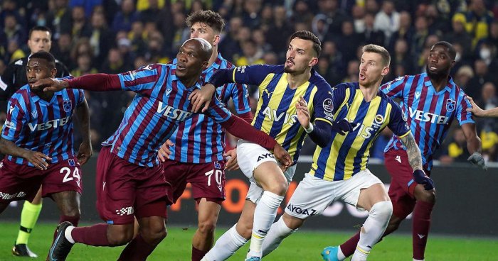 Turkiyada pul tikish mojarosi tufayli 1000 dan ortiq futbolchi chetlatildi