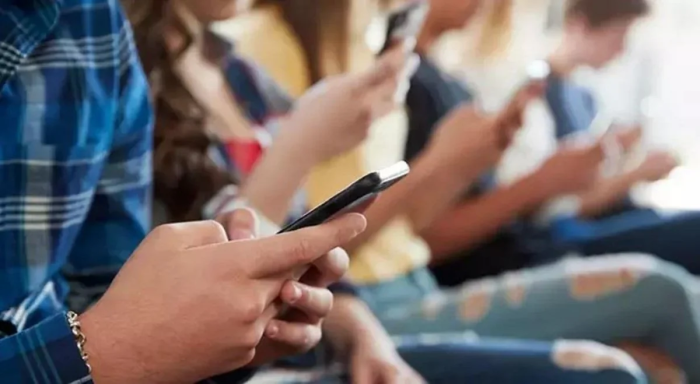 Turkiyada 15 yoshgacha bo‘lgan shaxslar uchun ijtimoiy tarmoqlarga kirish taqiqlanmoqda