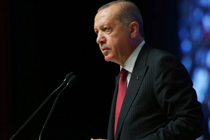 Эрдўғон самолёт ҳалокатида ҳалок бўлган аскарнинг отасига ҳамдардлик билдирди (видео)