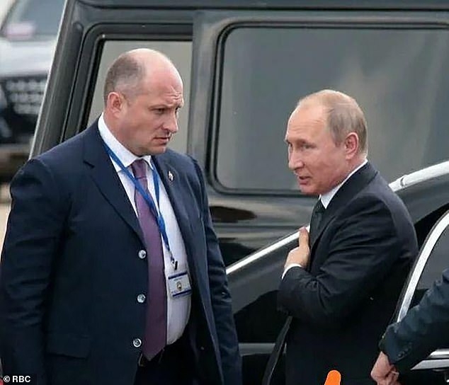 “Путин атрофидагилар босиб олинган ҳудудлардан қўшинларни олиб чиқишни ўйламоқда” — сиёсатчи