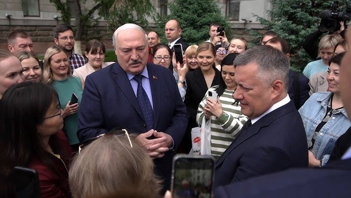 Lukashenko 30 yillik boshqaruvdan so‘ng Belarusda boshqa prezident bo‘lishi mumkinligini tan oldi