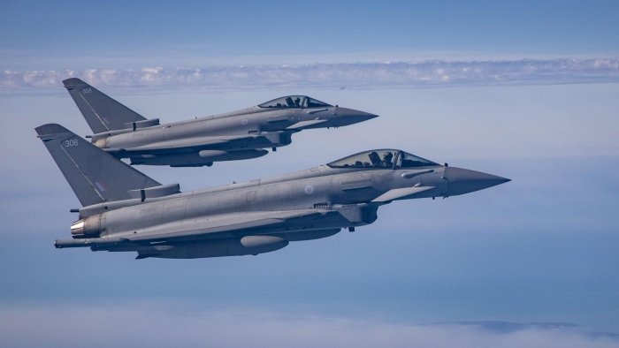 Buyuk Britaniyaning qiruvchi samolyotlari Polsha osmonida patrullik qiladi