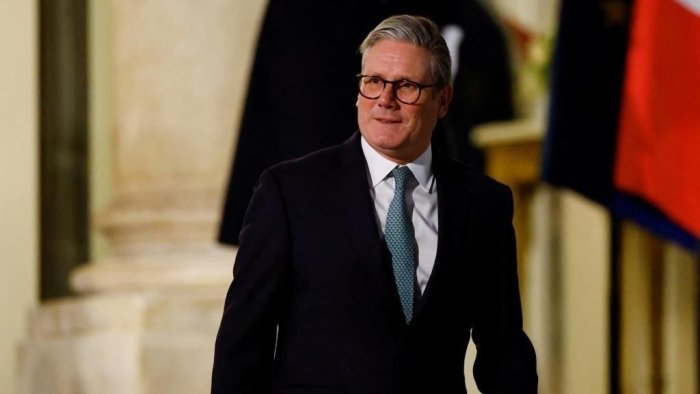  Kir Stamer 2026 yilda Buyuk Britaniya bosh vaziri lavozimini tark etishi mumkin