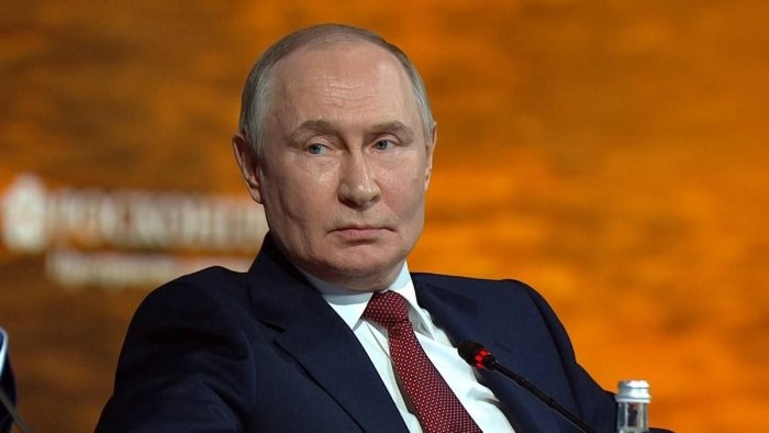 Putin AQSh yangi sanksiyalar joriy etishi mumkinligidan xabardor