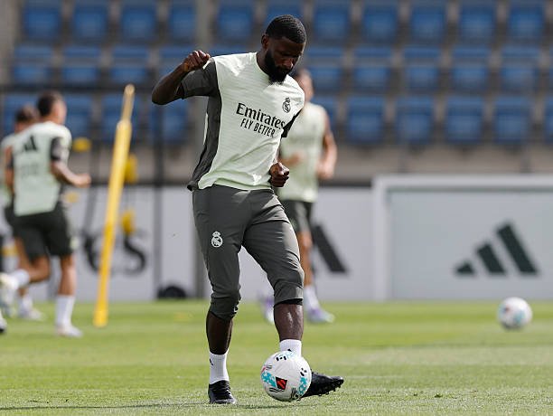 "Real"ning asosiy himoyachisining kelasi yozda ketish ehtimoli oshib bormoqda