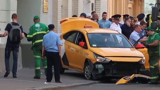 Moskvada taksi nega 8 nafar muxlisni urib ketdi?