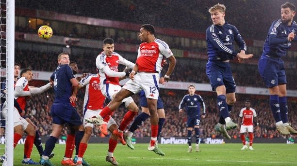 "Arsenal" "Manchester Yunayted"ni taslim qildi