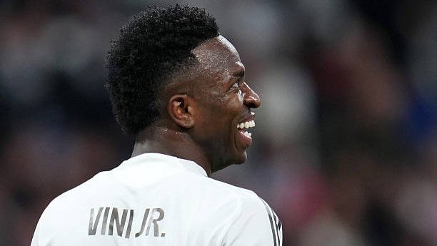 Винисиус: «Майдондан ташқарида эътибор марказида бўлишни истамайман»