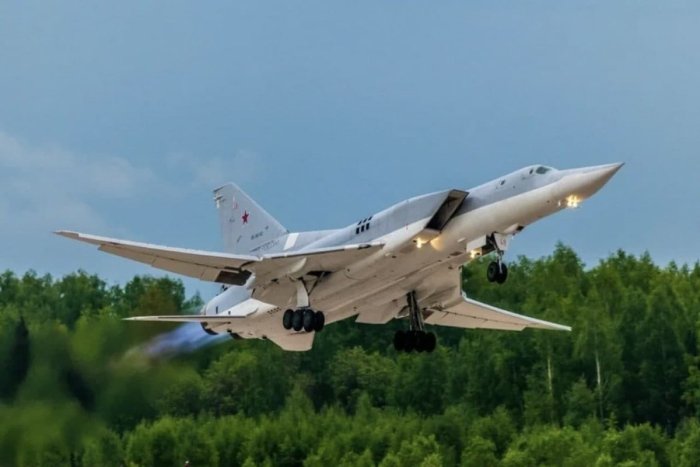 Россияда Ту-22М3 бомбардимончи самолёти ҳалокатга учради