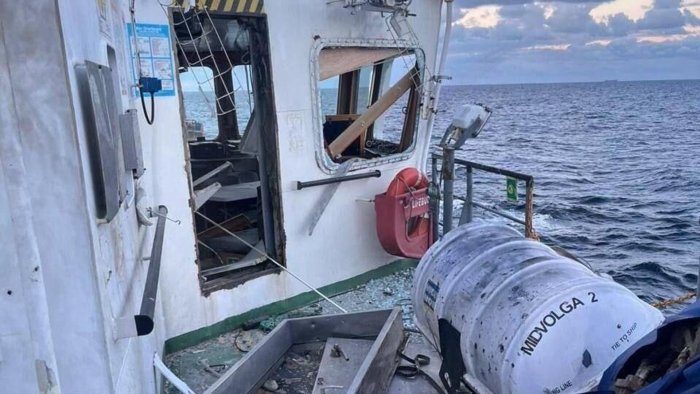 Turkiya Qora dengizdagi kemalarga hujumlarni qabul qilib bo‘lmas deb hisoblamoqda