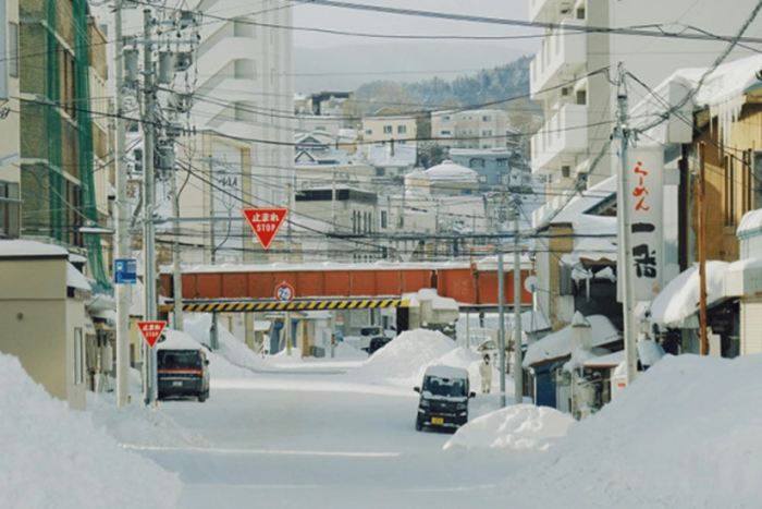 Японияда 20 январдан бери давом этаётган қор ёғиши оқибатида ҳалок бўлганлар сони 42 кишига етди