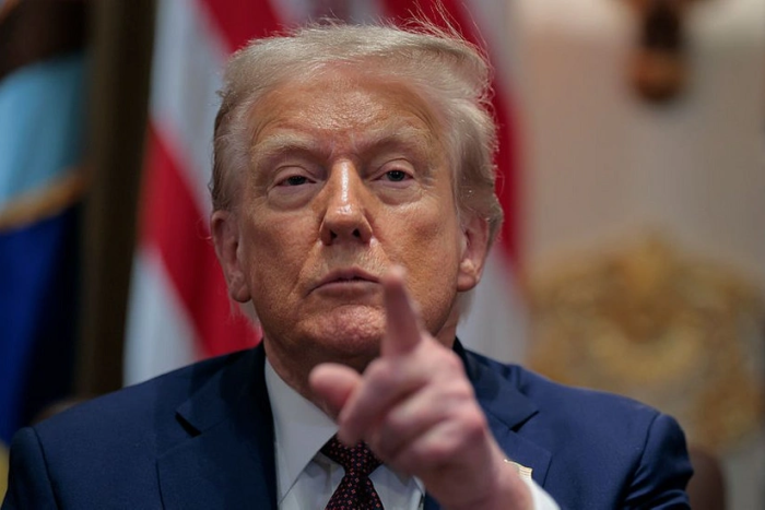 Трамп АҚШ мамлакатга келган бошпана изловчиларни депортация қилмоқчи