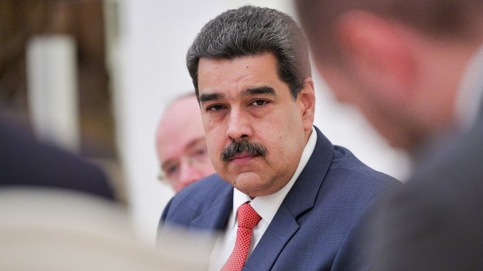 Maduro AQSh sanksiyalari joriy etilgan venesuelaliklarga ordenlar berdi