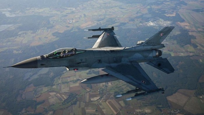 Украина Польша билан Ф-16 бўйича келишувга эришди