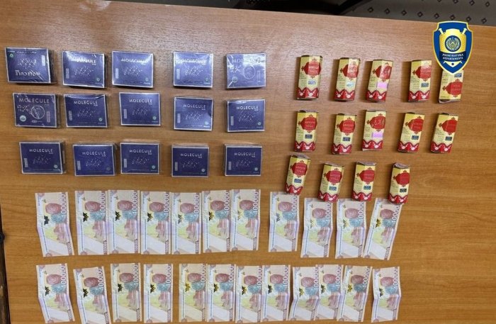 Nukus shahridagi savdo do‘konida qonunga xilof ravishda dori vositalari savdosi bilan shug‘ullanib kelgan shaxslar ushlandi