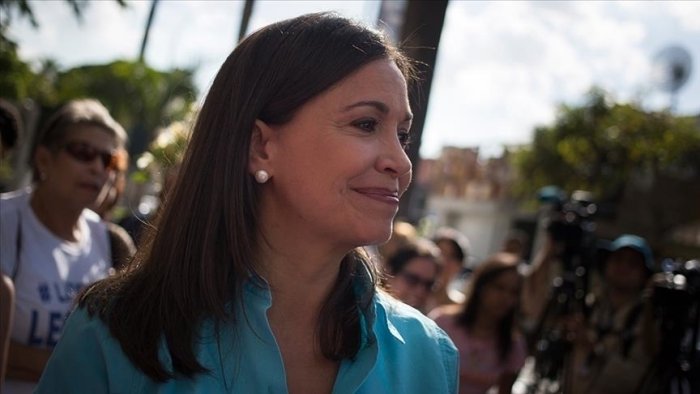 Venesuela muxolifati yetakchisi harbiylarni qurol tashlashga chaqirdi