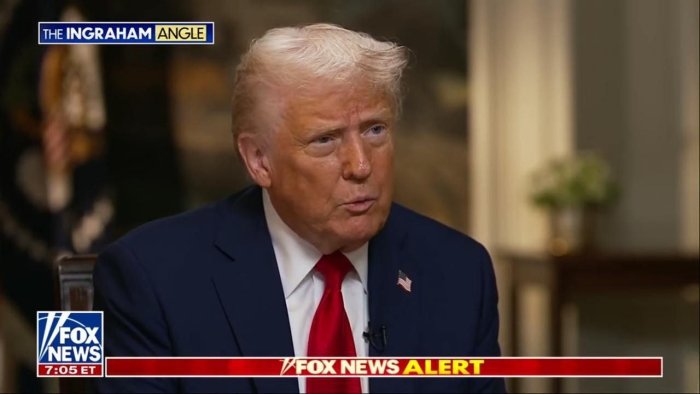 Трамп Путин билан телефон мулоқоти чоғида Украинага ҳарбий ёрдам масаласи муҳокама қилинмаганини маълум қилди 