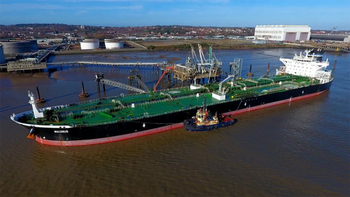 АҚШ қирғоқ қўриқлаш хизмати Olina нефть танкерини қўлга олди