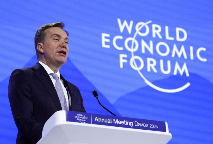 Davosdagi Jahon iqtisodiy forumi prezidenti “Epshteyn ishi” sabab iste’foga chiqdi